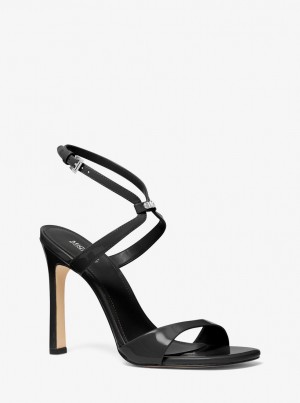 Michael Kors Amara Patent Leather Sandal Sandalen Damen Schwarz | ER1736089