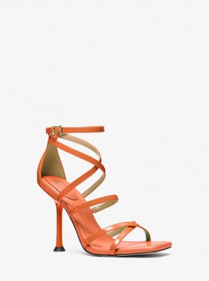 Michael Kors Imani Patent Leather Sandal Sandalen Damen Aprikose | SD0398457