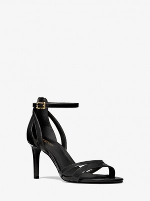 Michael Kors Kimberly Patent Leather Sandal Sandalen Damen Schwarz | RB6183425