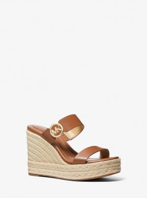 Michael Kors Lucinda Leather Wedge Sandal Sandalen Damen Luggage | HY2085419