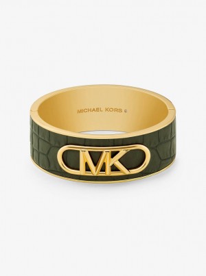 Michael Kors Precious Metal-Plated Brass and Crocodile Embossed Empire Logo Bangle Armbänder Damen Grün | RB3891564